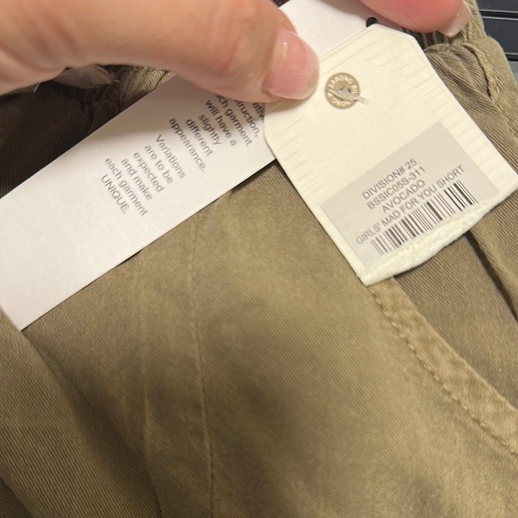 Billabong girls shorts size Small NwT - Picture 3 of 4